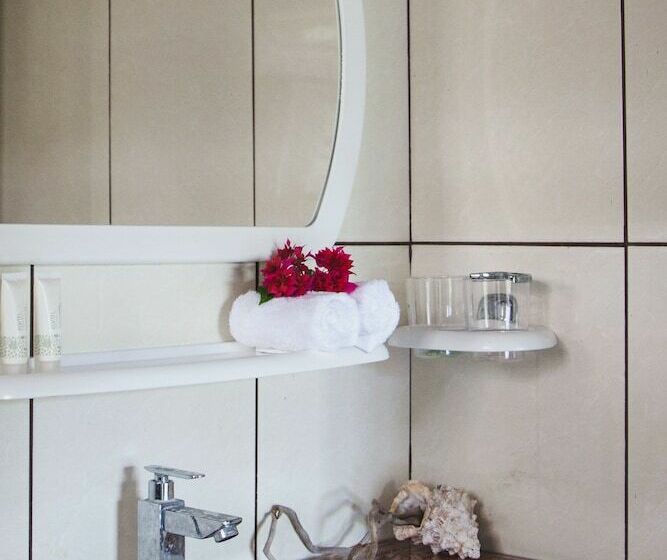 هتل Gurahaana Guest House