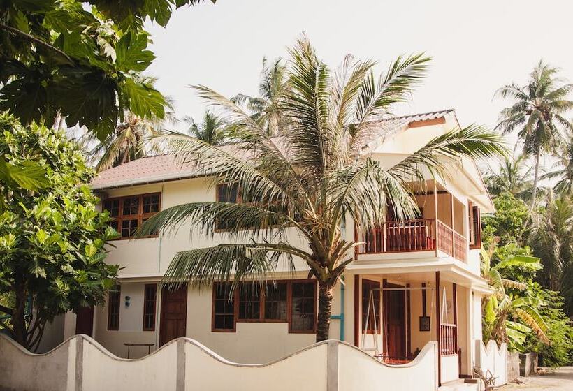 هتل Gurahaana Guest House