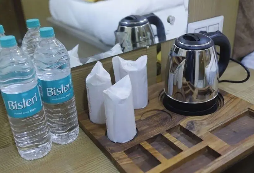 ホテル Mahesh Guest House By Wb Inn
