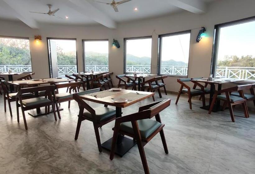 Hotel The Sky Imperial Pavoreal Jungle Resort