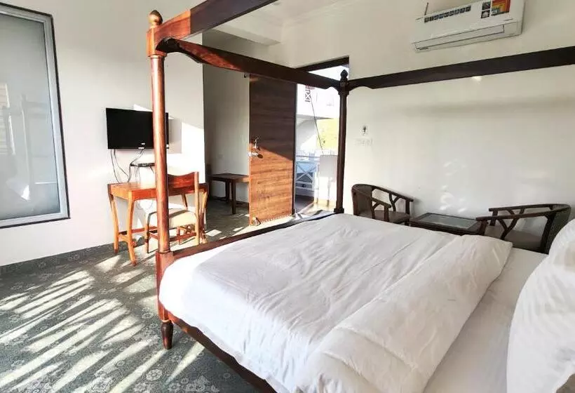 ホテル The Sky Imperial Pavoreal Jungle Resort