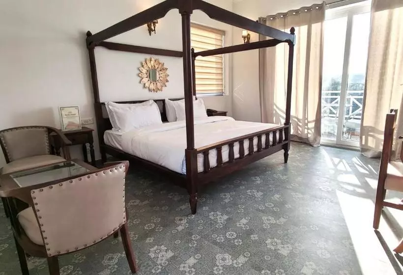 ホテル The Sky Imperial Pavoreal Jungle Resort