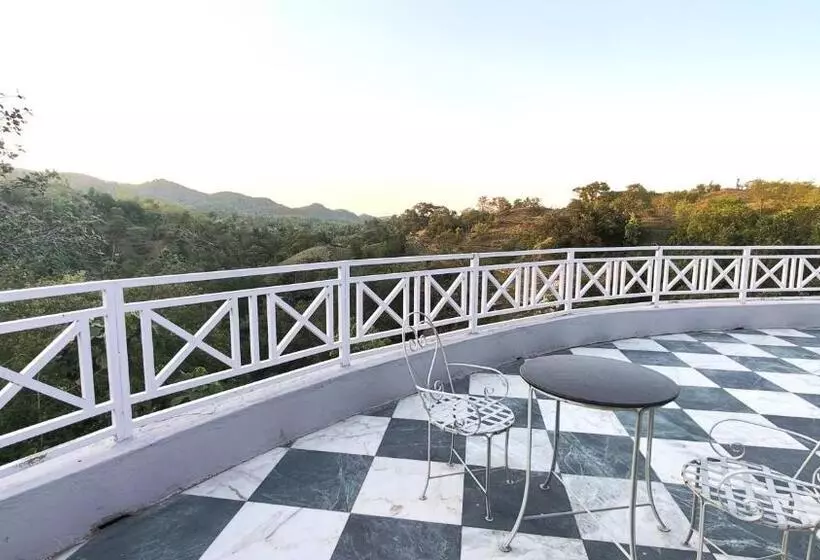 ホテル The Sky Imperial Pavoreal Jungle Resort
