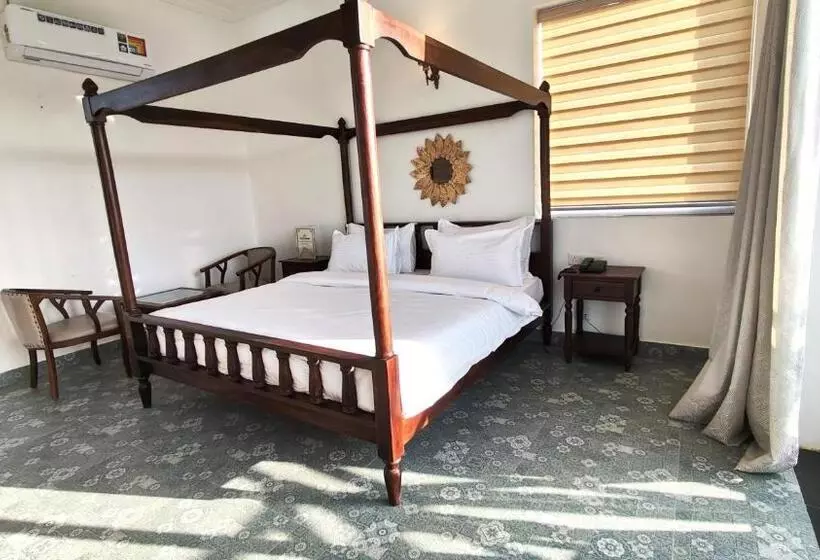 ホテル The Sky Imperial Pavoreal Jungle Resort