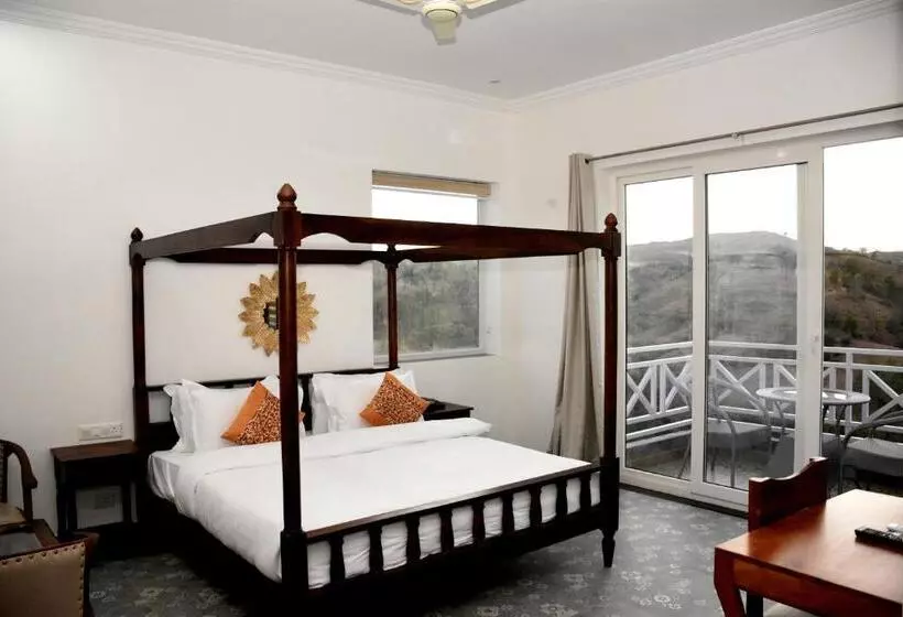 ホテル The Sky Imperial Pavoreal Jungle Resort