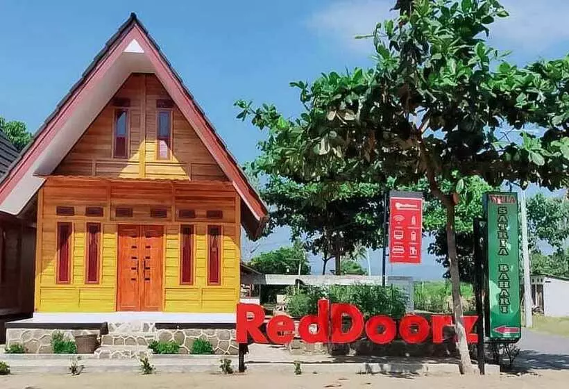 ホテル Reddoorz @ Geopark Ciletuh Sukabumi