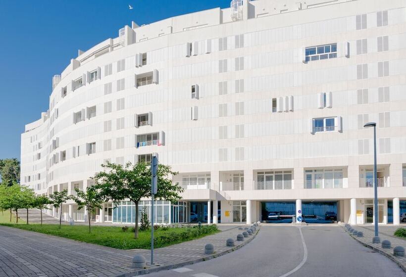 ベッドアンドブレックファースト Sky & Sun Luxury Rooms With Private Parking In The Garage