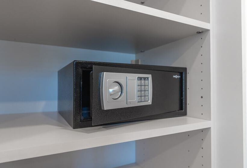 ベッドアンドブレックファースト Sky & Sun Luxury Rooms With Private Parking In The Garage