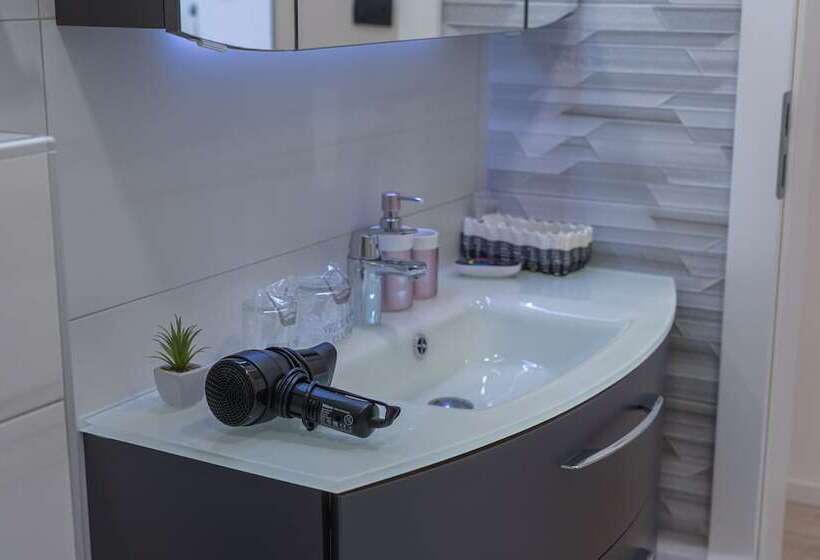 ベッドアンドブレックファースト Sky & Sun Luxury Rooms With Private Parking In The Garage