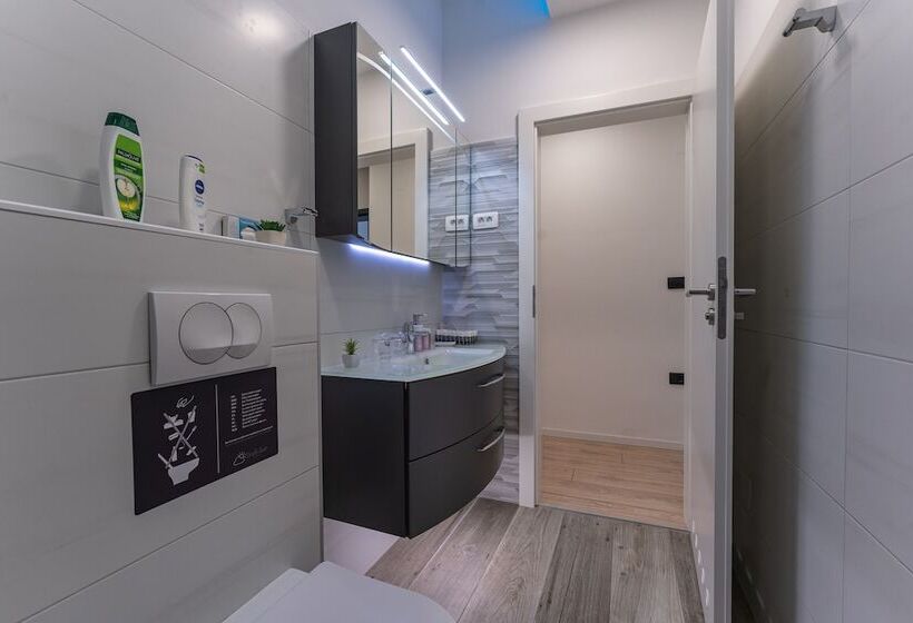 ベッドアンドブレックファースト Sky & Sun Luxury Rooms With Private Parking In The Garage