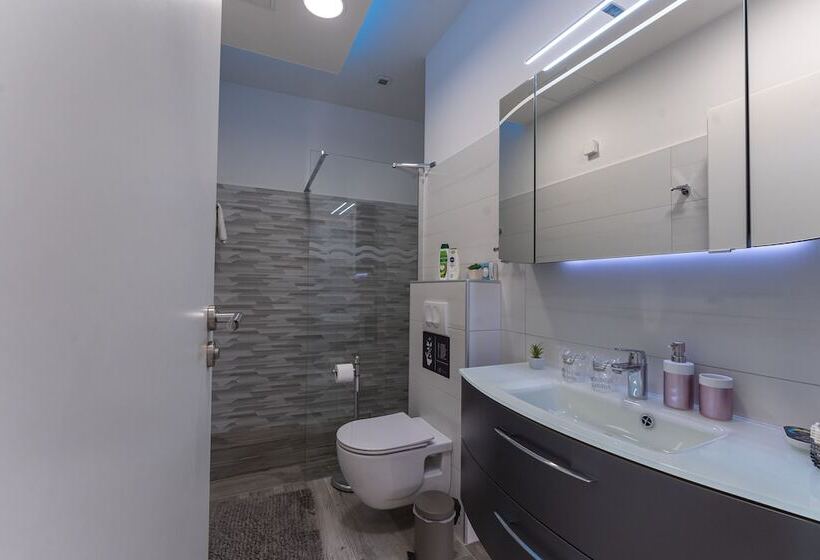 ベッドアンドブレックファースト Sky & Sun Luxury Rooms With Private Parking In The Garage