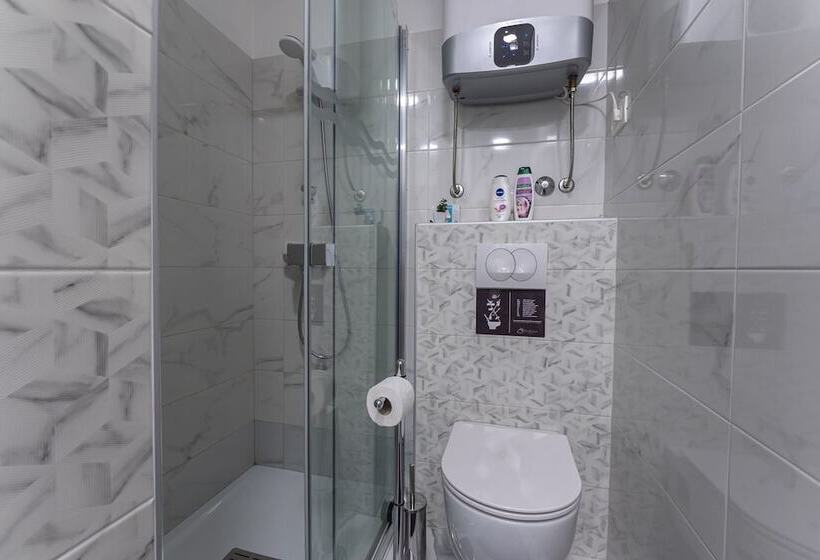 ベッドアンドブレックファースト Sky & Sun Luxury Rooms With Private Parking In The Garage