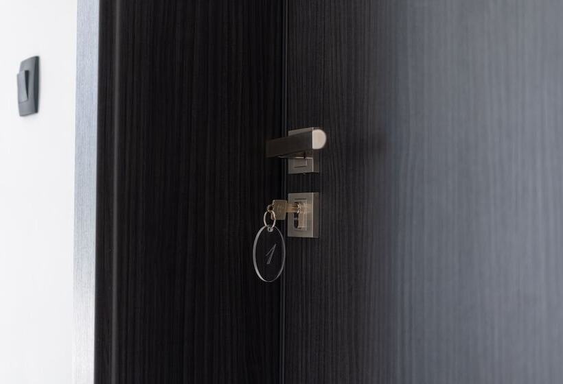 ベッドアンドブレックファースト Sky & Sun Luxury Rooms With Private Parking In The Garage