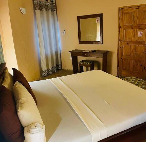 هتل Bamboo Village Resort