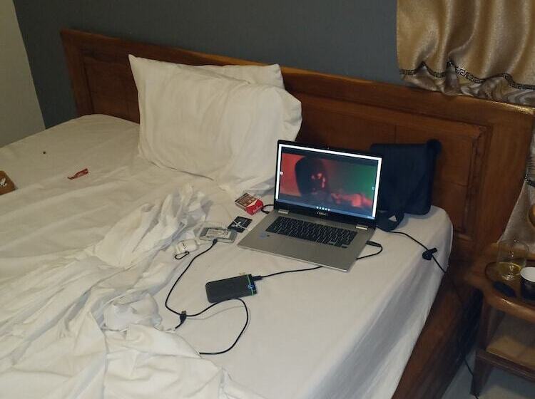 هتل Djiguiya Salam Tambacounda