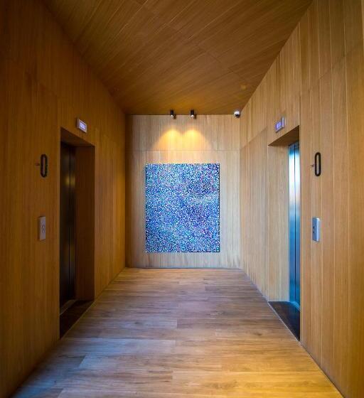 Oakridge Hotel & Spa