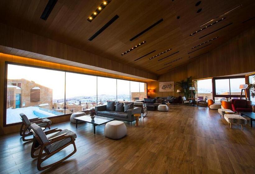 Oakridge Hotel & Spa