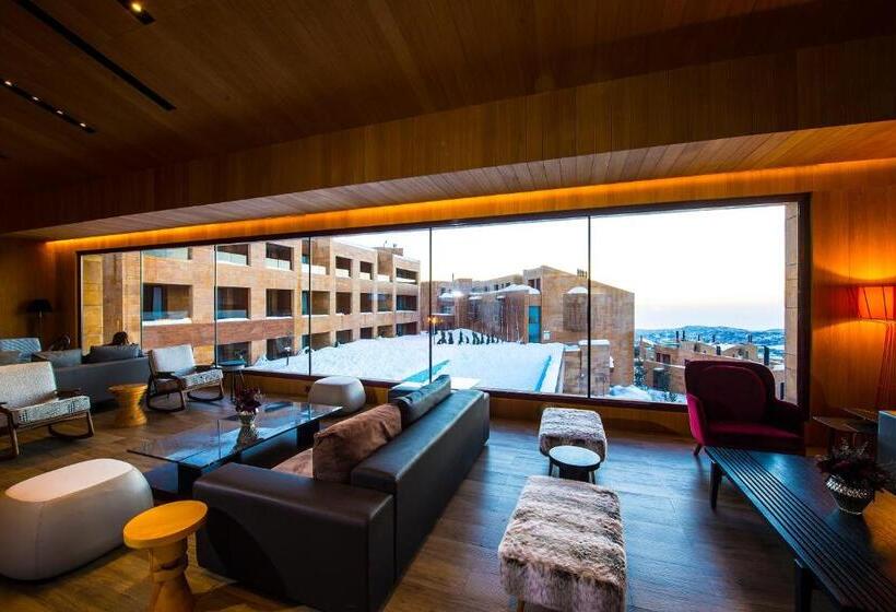 Oakridge Hotel & Spa