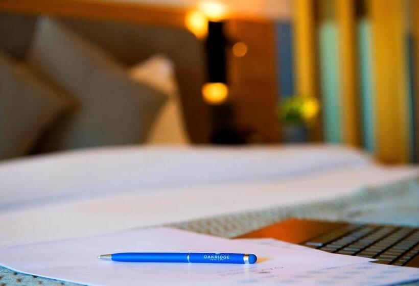 Oakridge Hotel & Spa