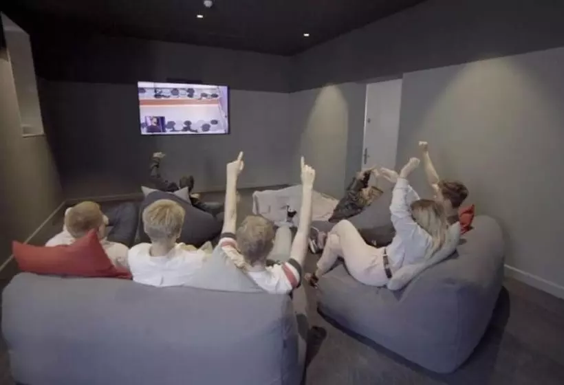 پانسیون Heyday Student Living