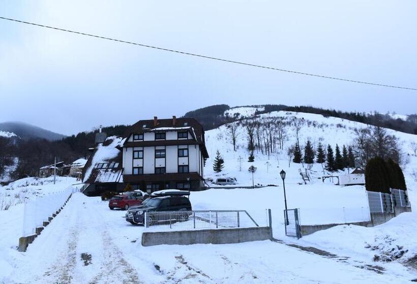 تختخواب و صبحانه Villa Mramor