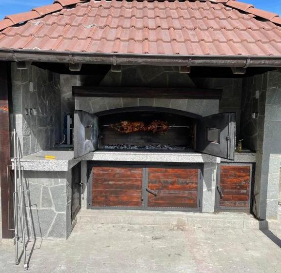 تختخواب و صبحانه Villa Mramor