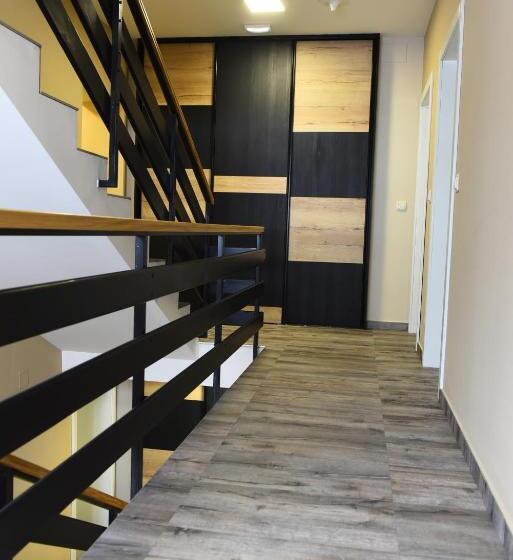 تختخواب و صبحانه Villa Mramor