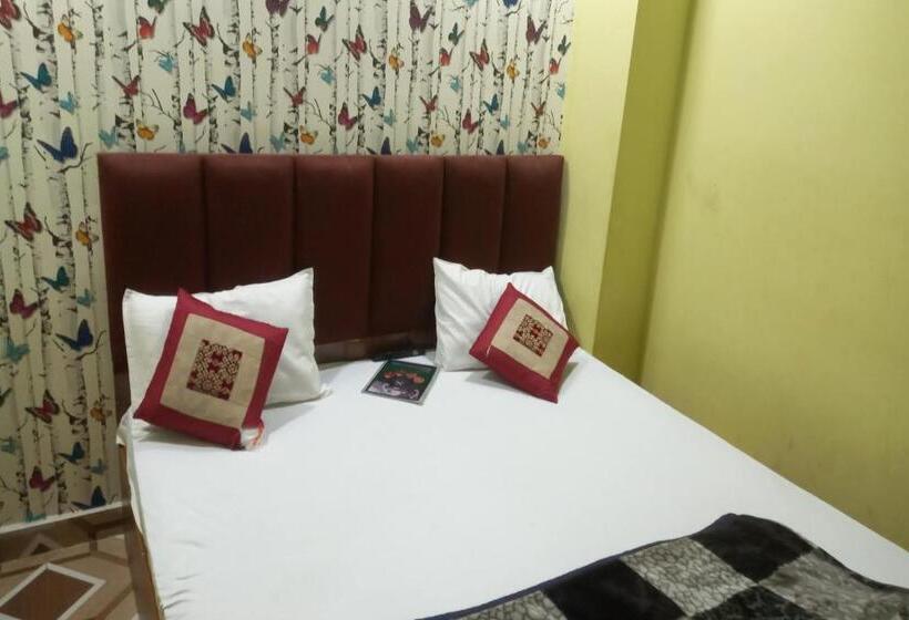 Hotel Oyo 85622 Alahapur