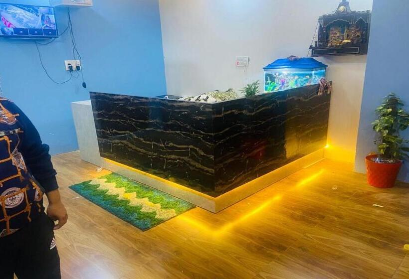 ホテル Oyo 85622 Alahapur