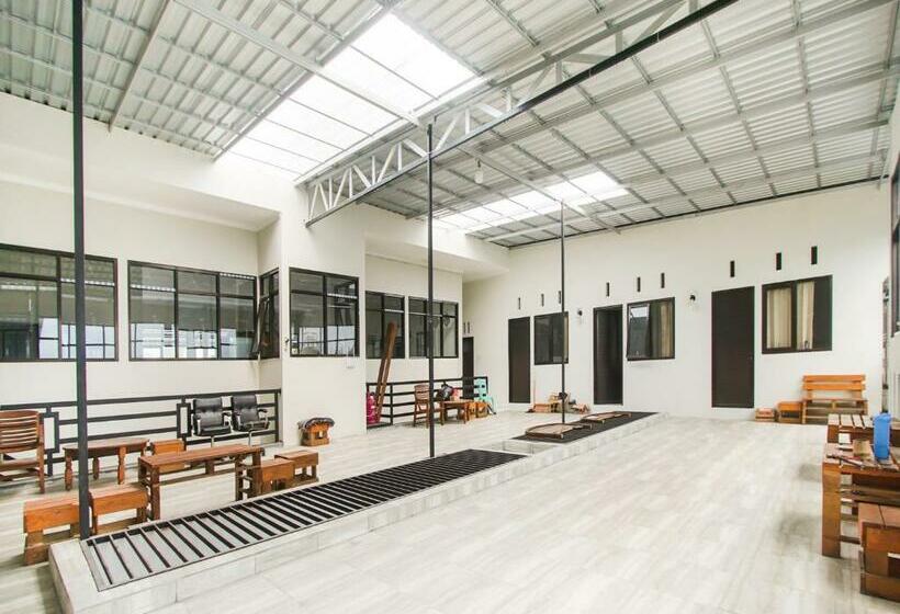 酒店 Oyo 90904 Sukali Guesthouse