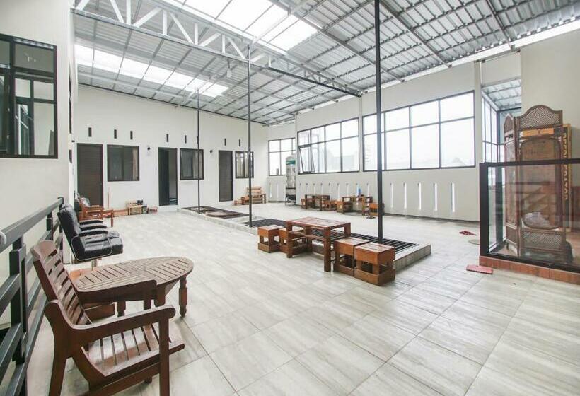 酒店 Oyo 90904 Sukali Guesthouse