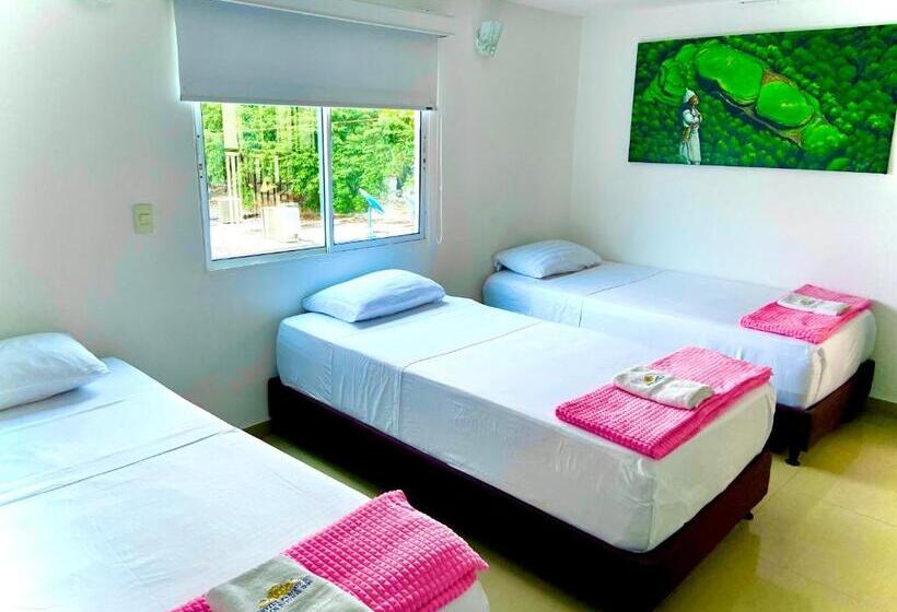 هتل Parque De Los Novios Inn