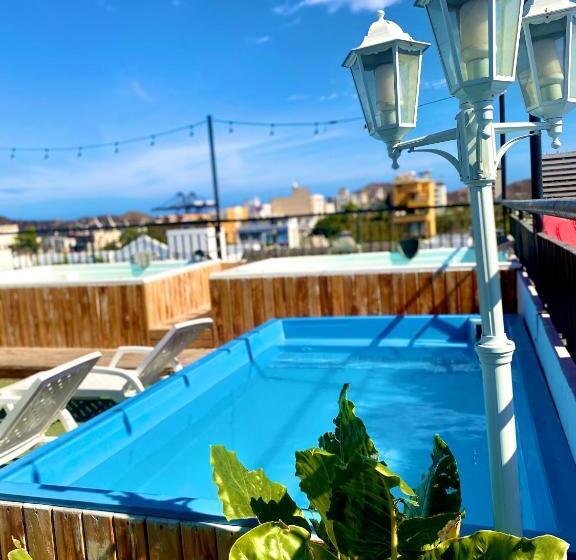 هتل Parque De Los Novios Inn