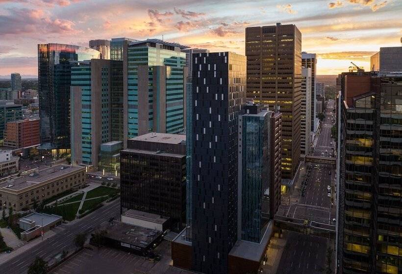 هتل The Dorian, Autograph Collection