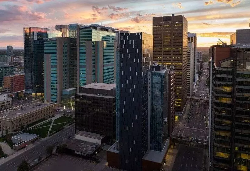 هتل The Dorian, Autograph Collection