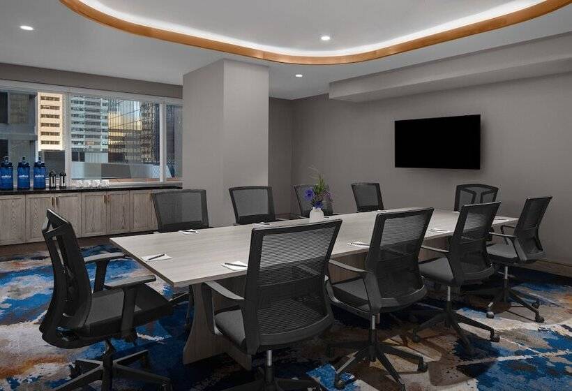 هتل The Dorian, Autograph Collection