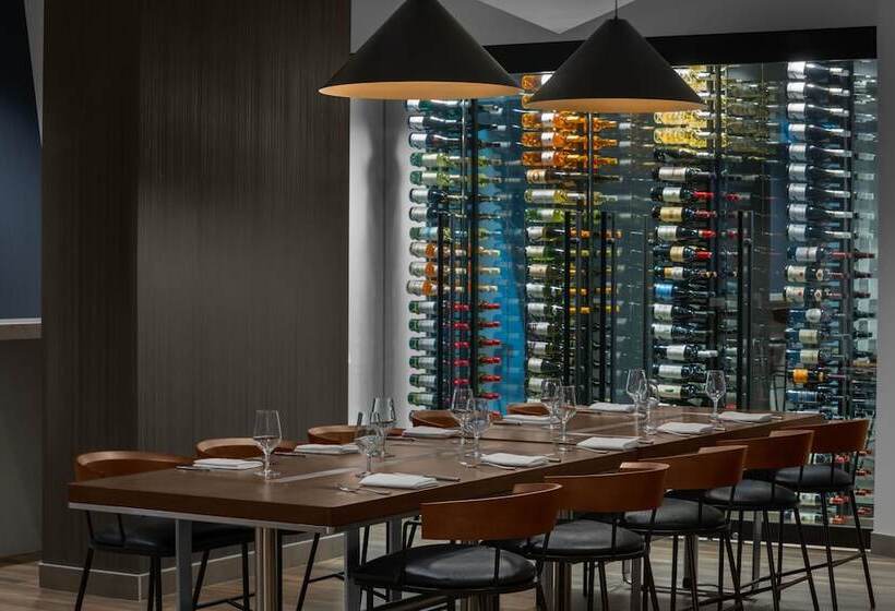 هتل The Dorian, Autograph Collection