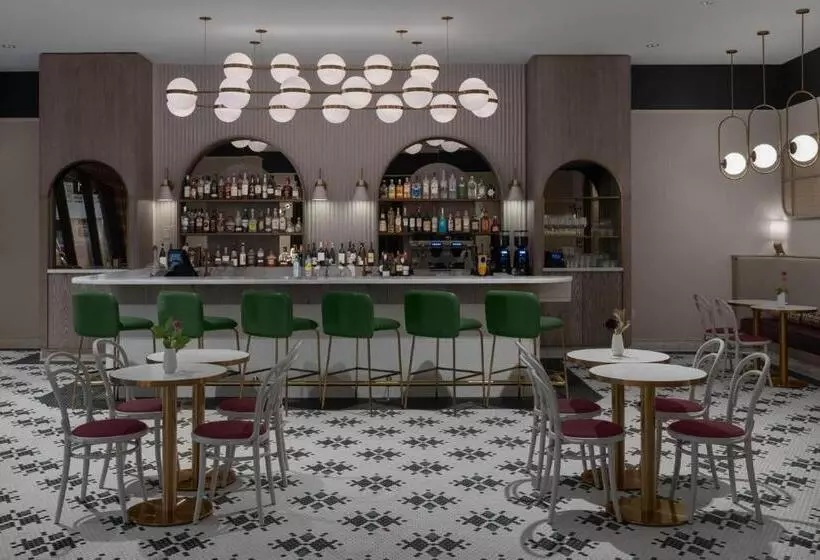 هتل The Dorian, Autograph Collection