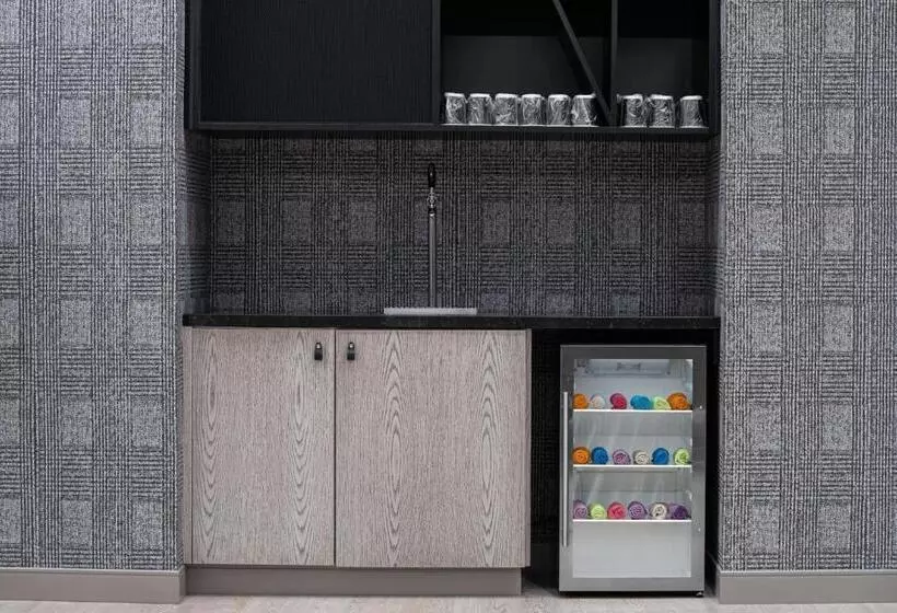 هتل The Dorian, Autograph Collection