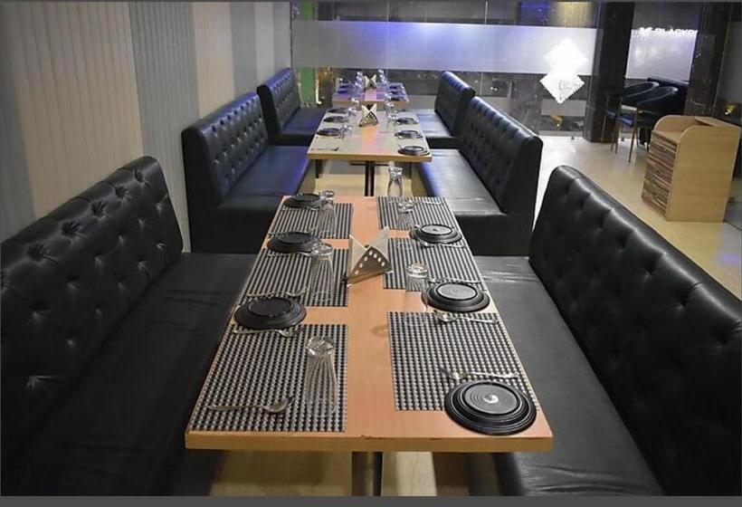 בית מלון כפרי The Hills