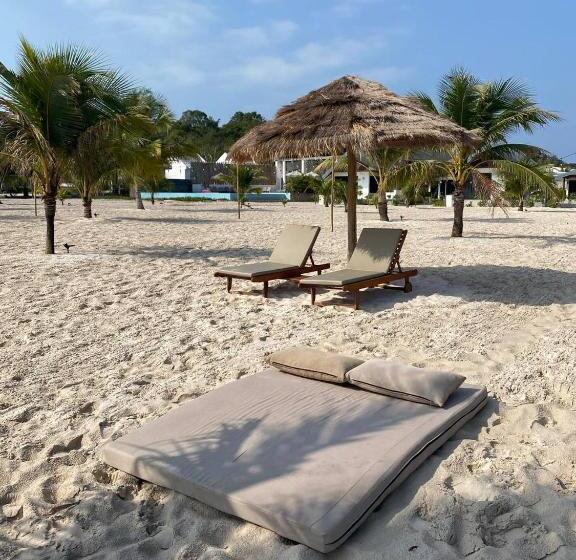 فندق You&me Resort