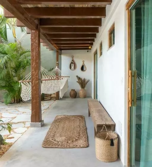 پانسیون Tropical Beach