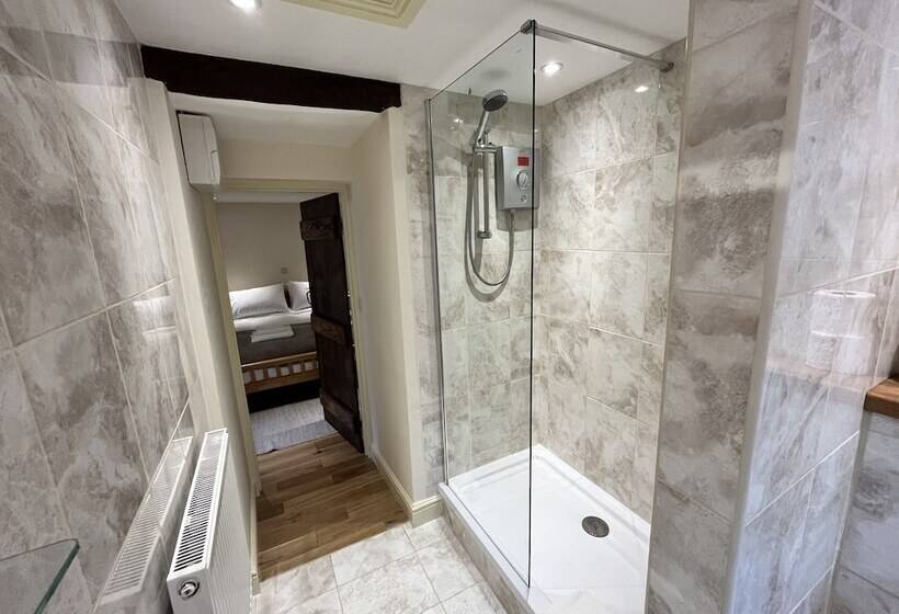 Swan House Tea Room And Bed & Breakfast