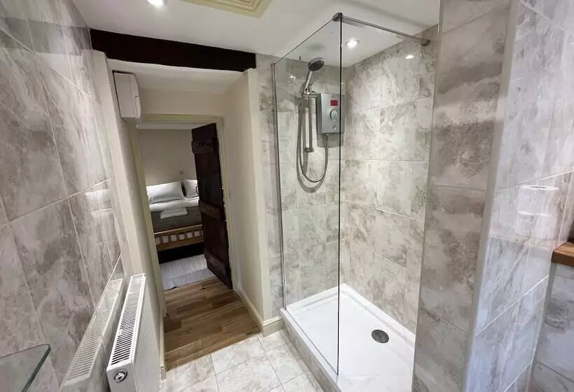 Swan House Tea Room And Bed & Breakfast