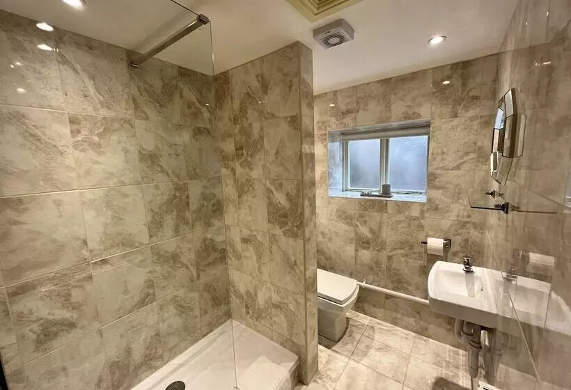 Swan House Tea Room And Bed & Breakfast