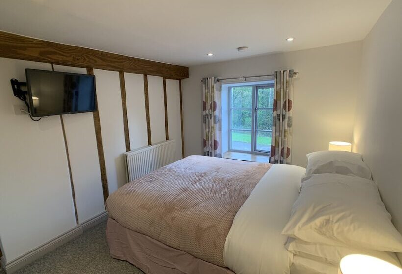 Swan House Tea Room And Bed & Breakfast