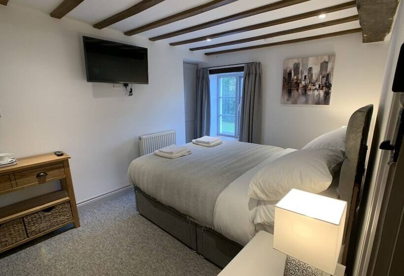 Swan House Tea Room And Bed & Breakfast