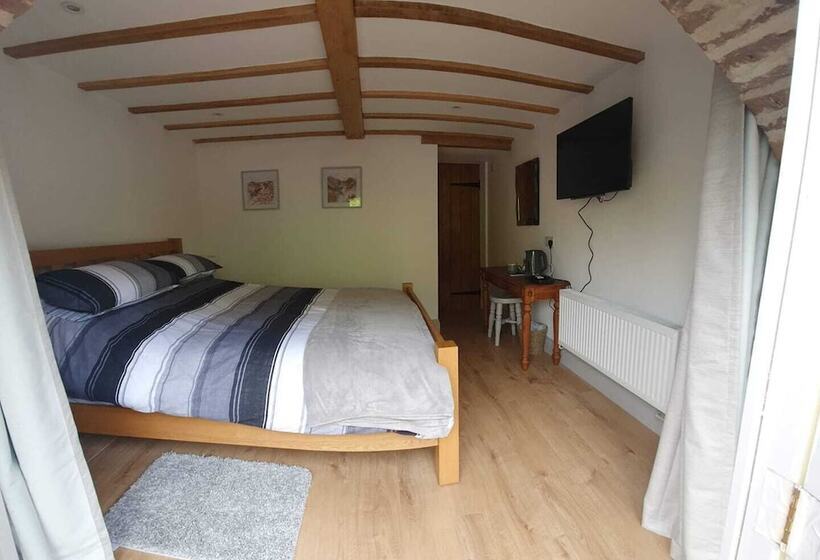 Swan House Tea Room And Bed & Breakfast