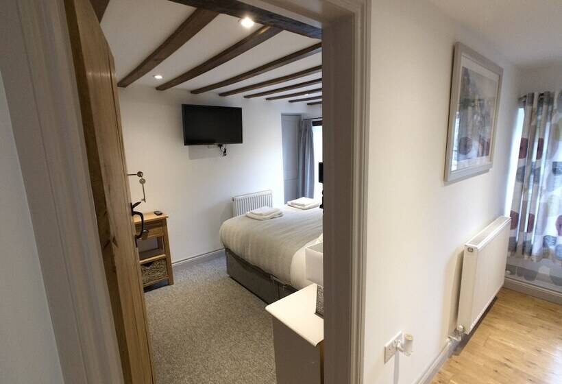 Swan House Tea Room And Bed & Breakfast