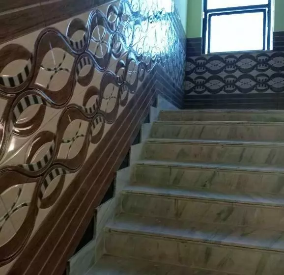 Hotelli Oyo 85197 Krishna Athithi Bhawan